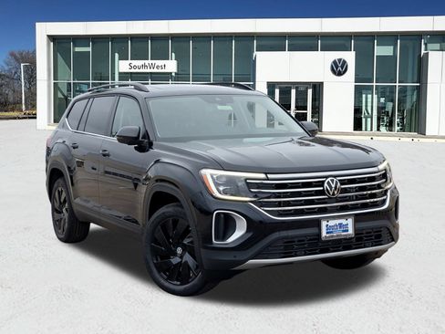 New 2026 Volkswagen Atlas SE FWD image 1