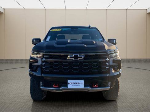 Used 2022 Chevrolet Silverado 1500 ZR2 w/ Technology Package image 8