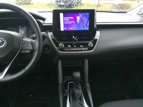 Used 2024 Toyota Corolla Cross LE w/ Moonroof Package image 45