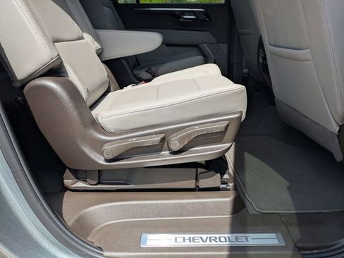 New 2026 Chevrolet Suburban LT w/ Comfort Package AWD/4WD image 38