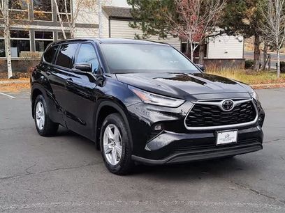 Used 2022 Toyota Highlander LE