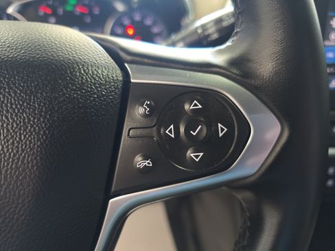 Used 2023 Chevrolet Traverse LT FWD image 16