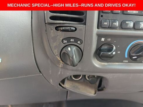 Used 2001 Ford F150 XLT AWD/4WD image 4