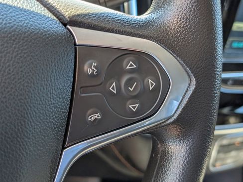 Used 2018 Chevrolet Traverse LS FWD image 23
