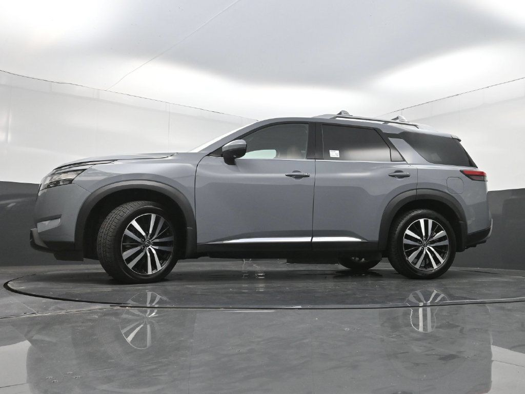 Used 2023 Nissan Pathfinder Platinum AWD/4WD image 32