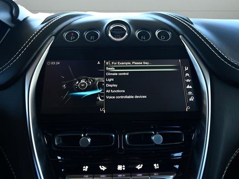 Used 2021 Aston Martin DBX image 18