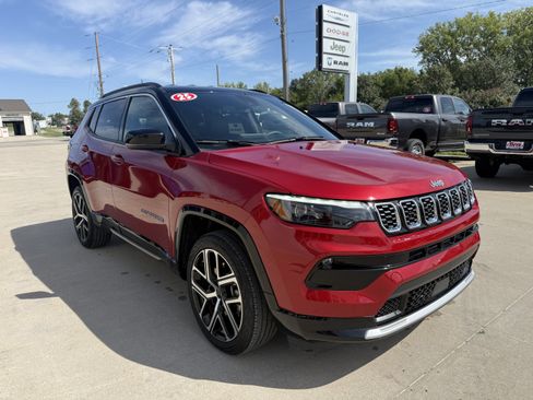 Used 2025 Jeep Compass Limited w/ Elite Group AWD/4WD image 36