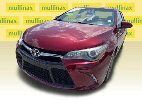 Used 2017 Toyota Camry SE FWD image 10