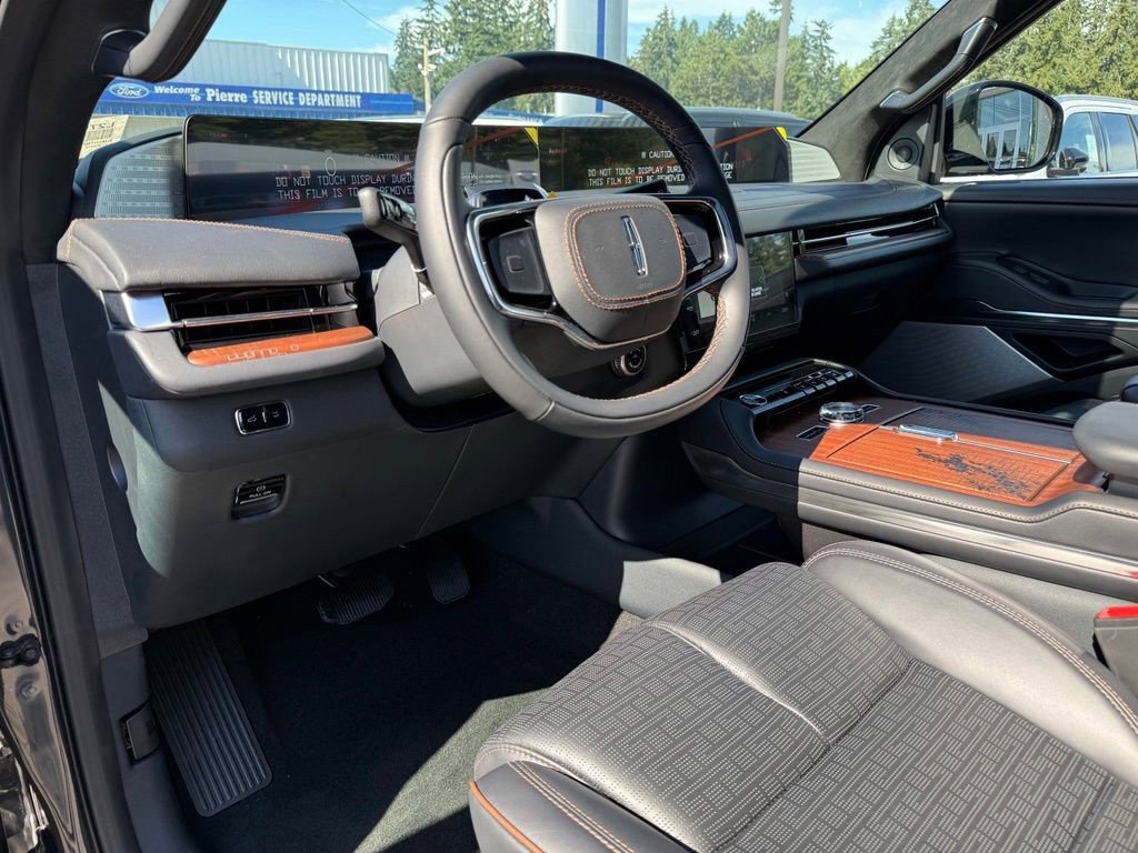 New 2027 Lincoln Navigator Black Label AWD/4WD image 27