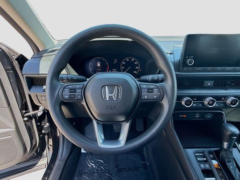 Used 2025 Honda CR-V LX image 10