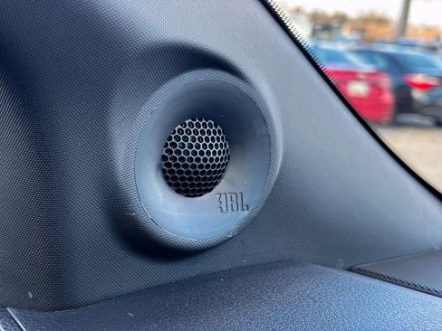 Used 2025 Toyota Sienna Limited image 17