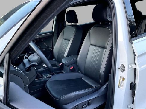 Used 2024 Volkswagen Tiguan SE R-Line AWD/4WD image 8