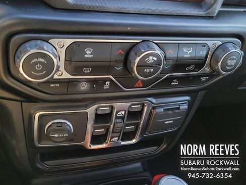 Used 2021 Jeep Wrangler Unlimited Sahara image 15