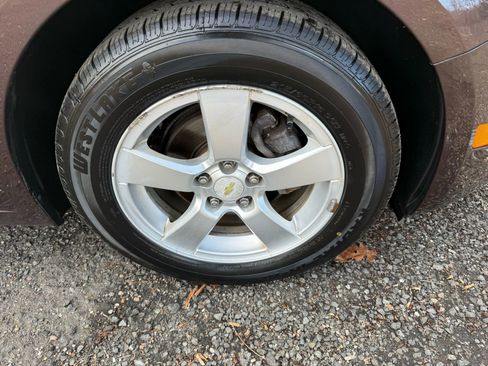 Used 2015 Chevrolet Cruze LT image 9