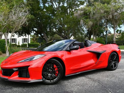 Used 2023 Chevrolet Corvette Z06 w/ Stealth Interior Trim Package RWD image 22