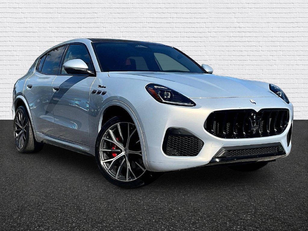 Used 2023 Maserati Grecale Modena AWD/4WD image 3