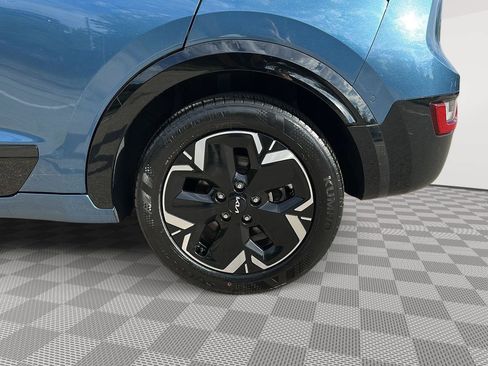 Used 2023 Kia Niro Wave w/ Wave Preserve Package FWD image 10