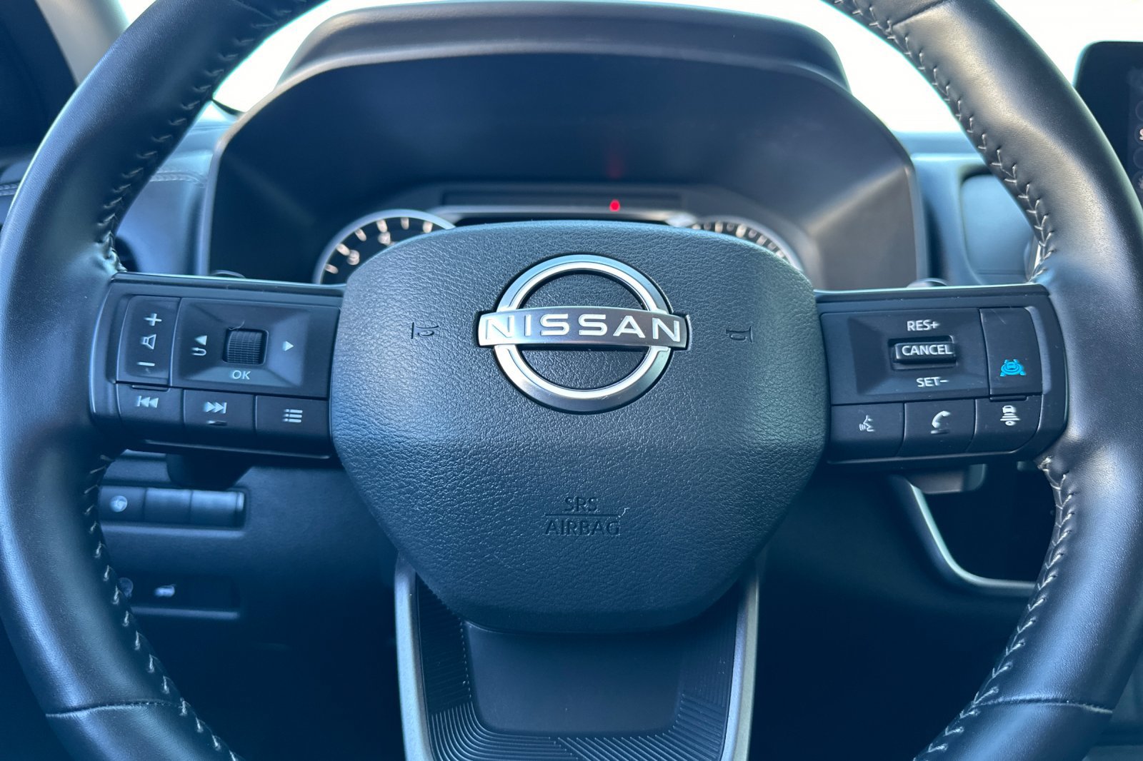 Used 2025 Nissan Rogue SV AWD/4WD image 24