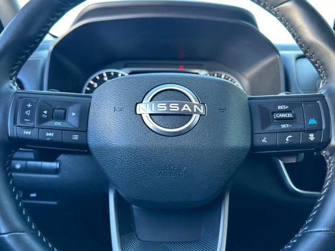 Used 2025 Nissan Rogue SV AWD/4WD image 24