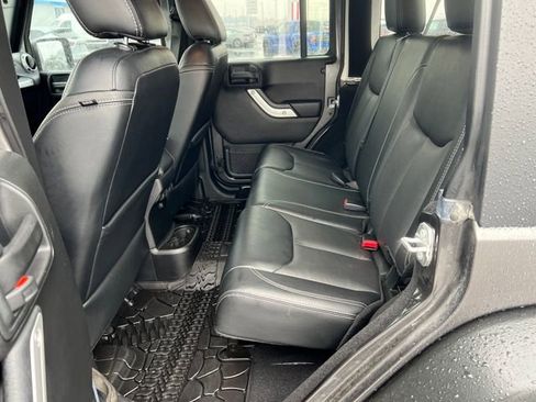Used 2016 Jeep Wrangler Unlimited Rubicon image 18