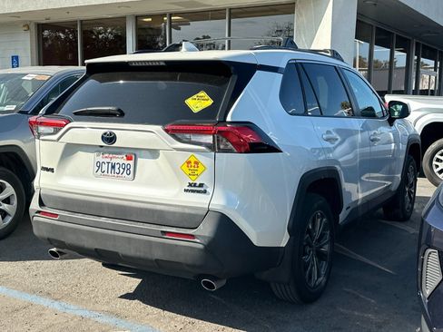 Used 2022 Toyota RAV4 XLE Premium AWD/4WD image 3