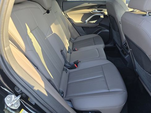 Certified 2025 Audi Q5 Premium w/ Convenience Package image 29