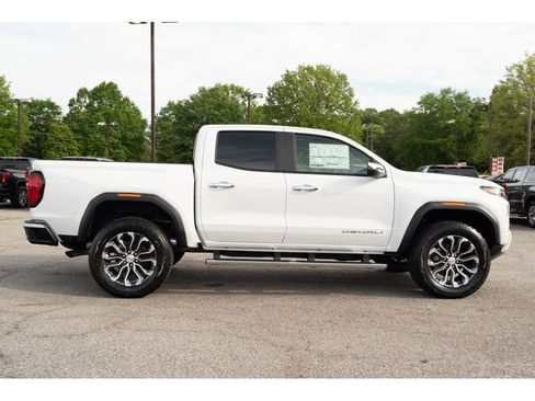 New 2026 GMC Canyon Denali image 9