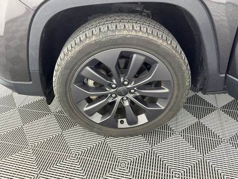 Used 2021 Jeep Cherokee Latitude Lux 80th Anniv w/ Quick Order Package 26U 80TH image 18