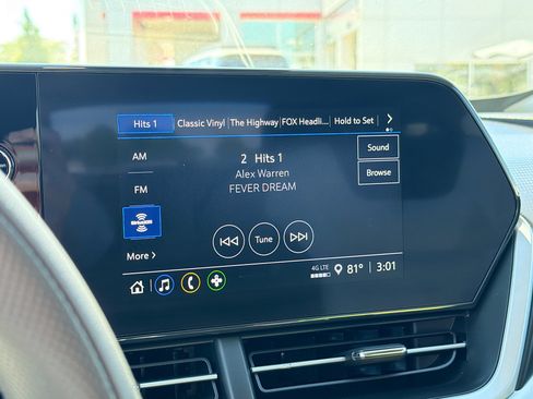 Used 2025 Chevrolet Trax LS w/ LS Convenience Package FWD image 9