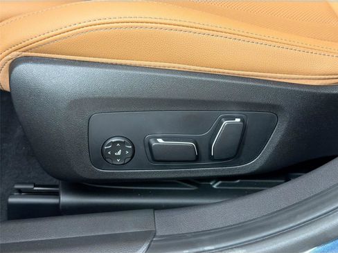 New 2026 BMW 330i xDrive Sedan w/ Premium Package AWD/4WD image 18