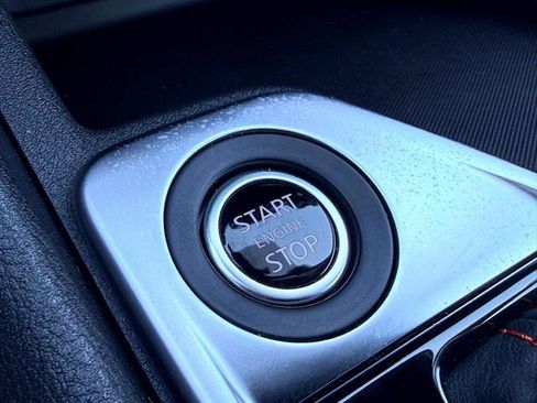 Used 2025 Nissan Sentra SR w/ Midnight Edition image 32