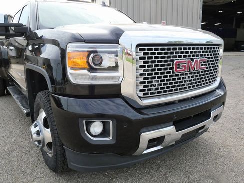 Used 2015 GMC Sierra 3500 Denali image 39