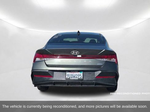 Used 2025 Hyundai Elantra Hybrid FWD image 7