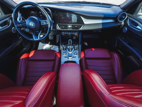 Used 2024 Alfa Romeo Giulia Veloce image 35