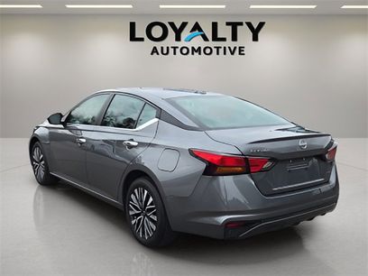 Used 2024 Nissan Altima 2.5 SV
