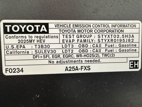 Used 2025 Toyota Sienna XSE image 73