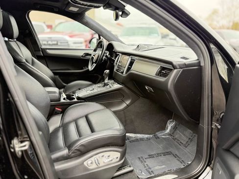 Used 2018 Porsche Macan Turbo image 31