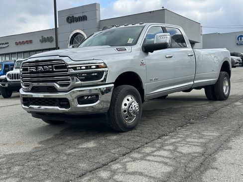 New 2026 RAM 3500 Laramie w/ Towing Technology Group image 2