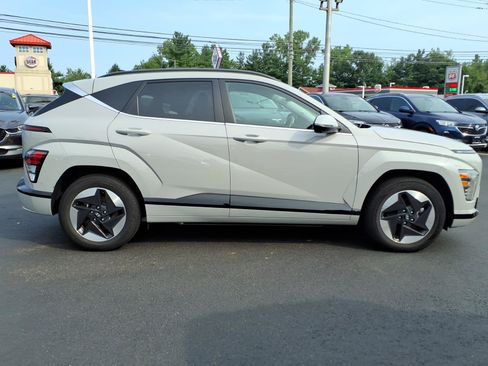 Certified 2024 Hyundai Kona Limited FWD image 4