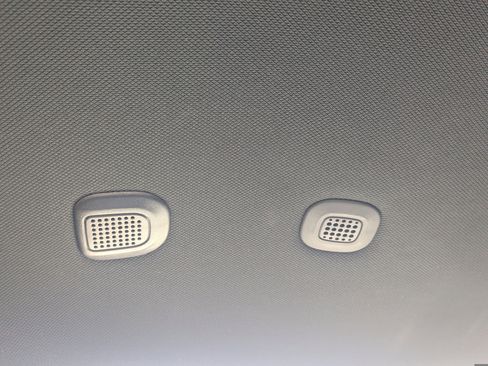 Used 2023 Chrysler Pacifica Limited w/ S Appearance Package image 34