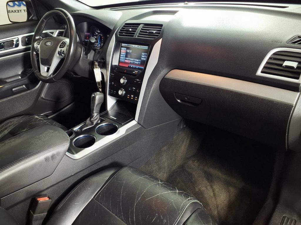 Used 2012 Ford Explorer XLT FWD image 14