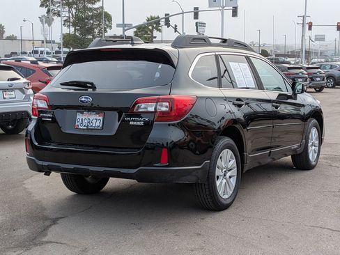 Used 2017 Subaru Outback 2.5i Premium image 4