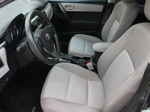 Used 2016 Toyota Corolla LE FWD image 10