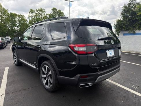 Certified 2023 Honda Pilot Elite image 3