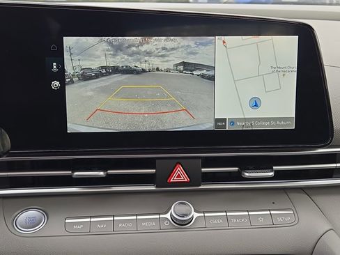 Used 2025 Hyundai Elantra SEL image 27