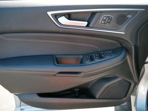 Certified 2024 Ford Edge Titanium image 9