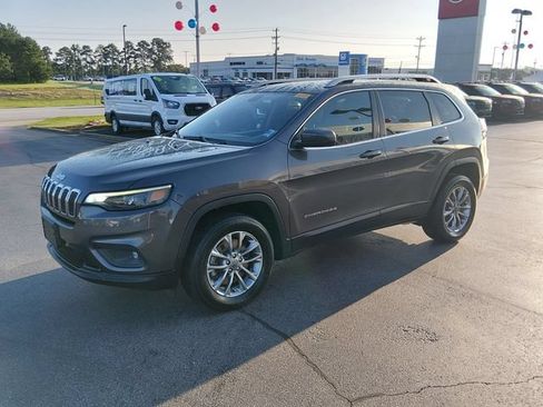 Used 2019 Jeep Cherokee Latitude Plus w/ Comfort/Convenience Group AWD/4WD image 7