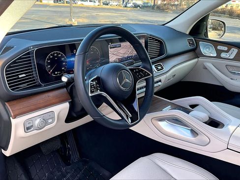 Used 2025 Mercedes-Benz GLE 350 4MATIC image 18