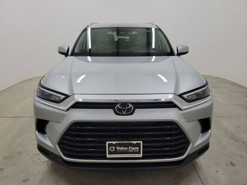 Used 2024 Toyota Grand Highlander XLE image 2