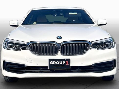 Used 2020 BMW 530i w/ Lighting Package RWD image 3